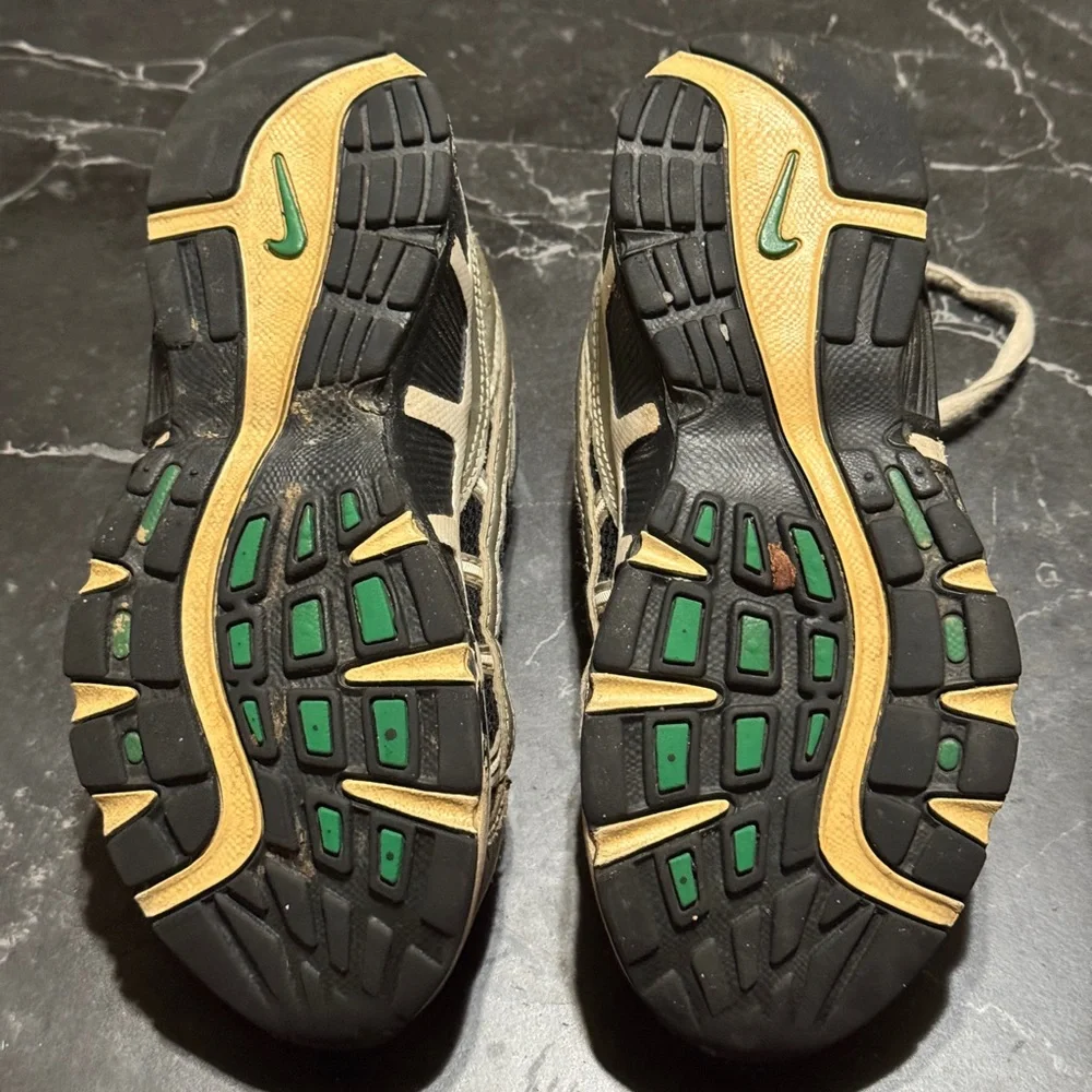 Vintage 90s Y2K Nike Retro Chunky 12.5C Boys Sneaker
